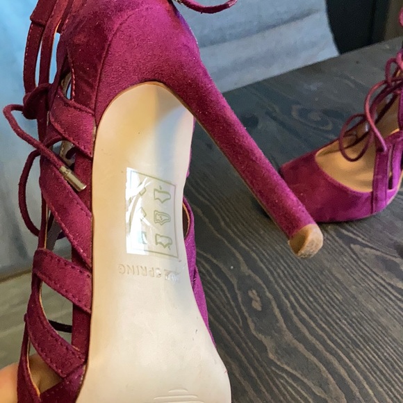 Purple lace up heels - Picture 2 of 4